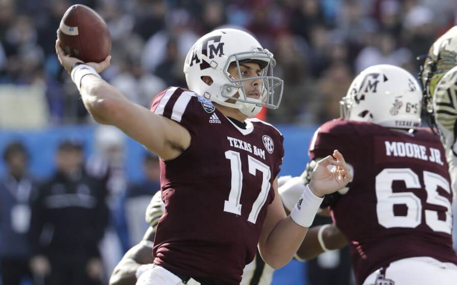 Nick Starkel throwing a pass for Texas A&M