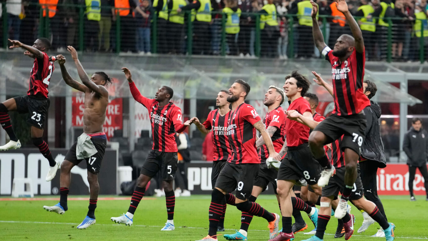 AC Milan celebrates, Serie A. Juventus vs AC Milan Odds