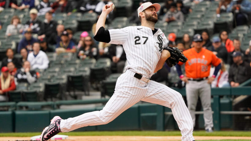 Royals vs White Sox. White Sox starting pitcher Lucas Giolito