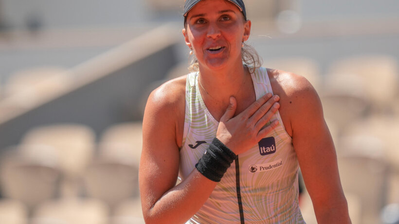 Beatriz Haddad Maia celebrates winning her match