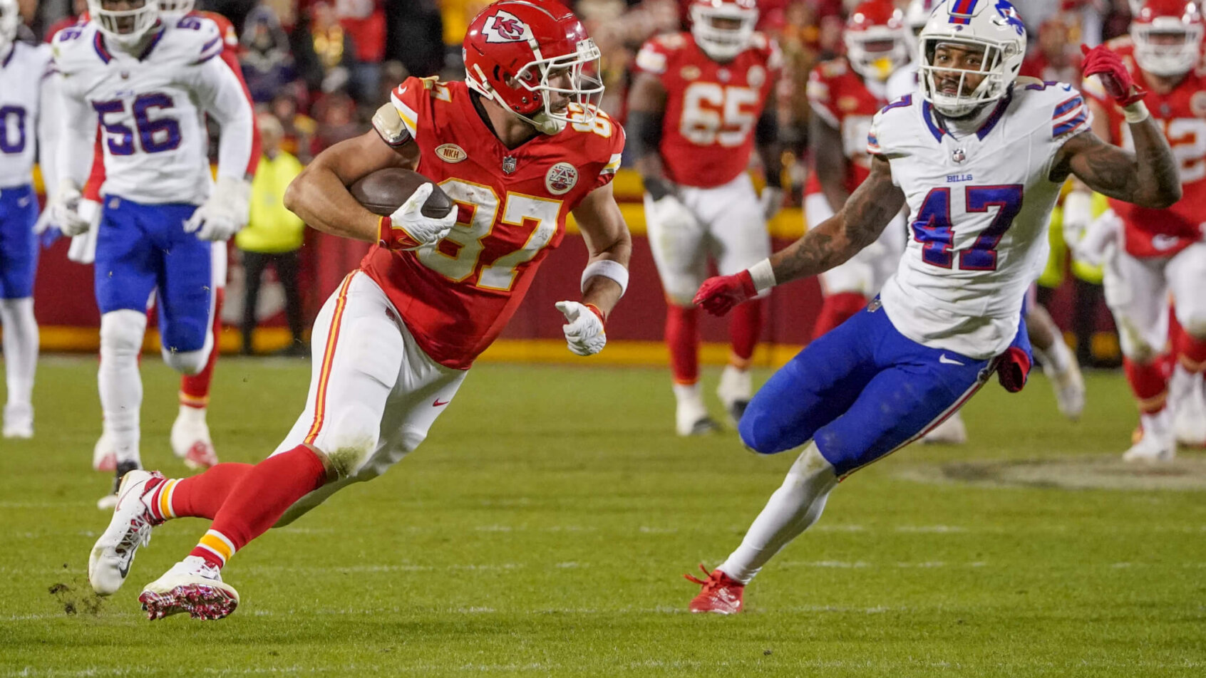 The Bills are 2.5-point home favorites over the Chiefs in the NFL Divisional Round ATS picks.