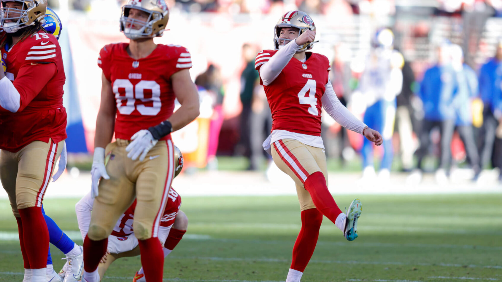 NFL public betting splits are divided between the Packers and 49ers in their Divisional Round matchup.